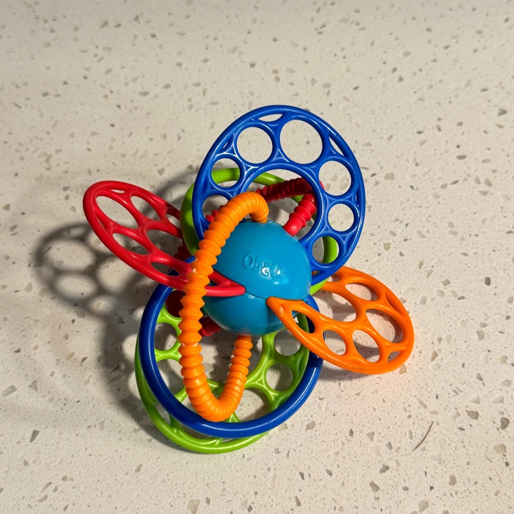 Oball Shaker flexiloops‎ Rattle and Teether Toy Easy Grasp Infant Sensory Toy